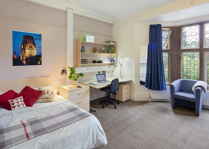 The Holmes מלון *